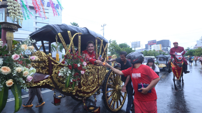 Wali Kota Semarang Hevearita Gunaryanti Rahayu mengikuti kirab Dugderan
