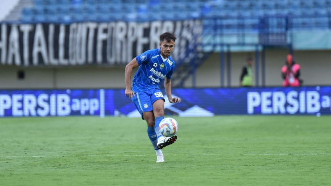 Bek Persib Bandung, Rezaldi Hehanusa