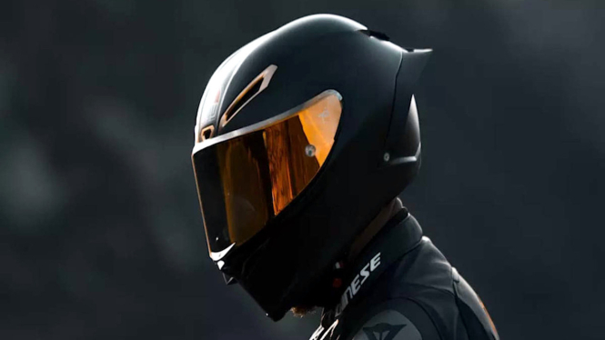 Ilustrasi helm full face / pengendara motor