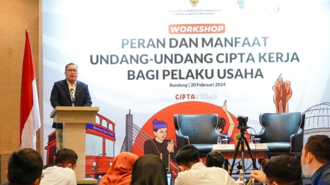 Sekretaris Satgas UU Cipta Kerja, Arif Budimanta