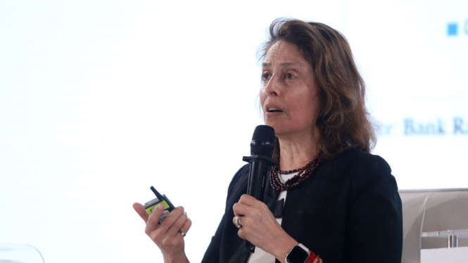 Research Affiliate at Harvard University, Beatriz Armendariz
