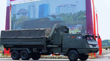 Kendaraan khusus untuk mengangkut amunisi Roket Astros 