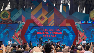 Band GIGI di acara PeaceSantren