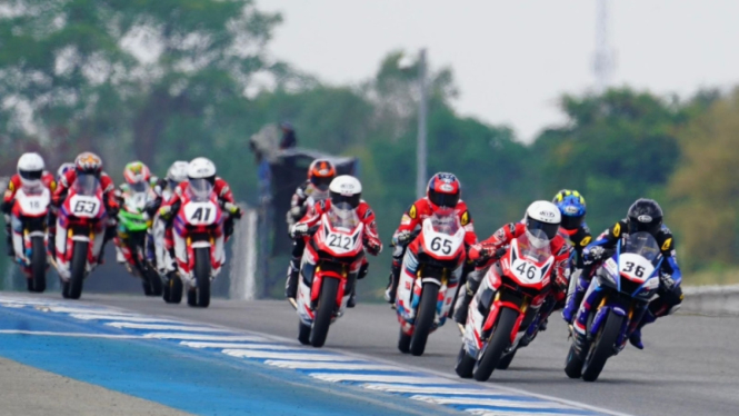 Pembalap AHRT di ARRC Buriram