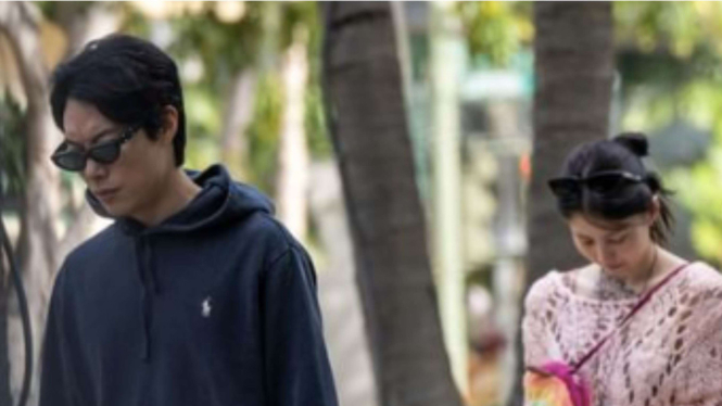 Potret kencan Han So Hee dan Ryu Jun Yeol di Hawaii