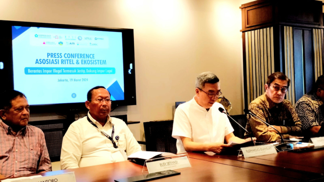 Asosiasi Ritel dan Ekosistemnya dalam konferensi pers di Gedung Sarinah, Jakarta, Selasa, 19 Maret 2024.