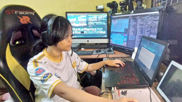 Fitria, siswi kelas 6 SD membuat game petualangan Jelajah Lampung 