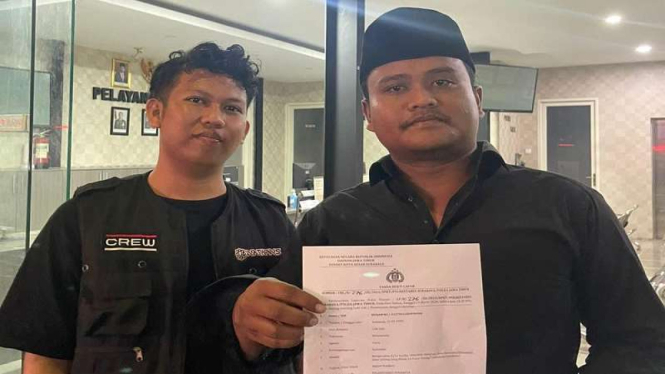 Koordinator Aksi Geruduk Musawwi melaporkan pemilik akun @connierakundinibakrie 