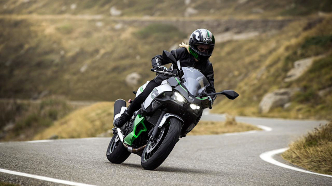 Kawasaki Ninja7 Hybrid