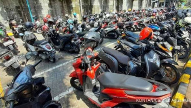 Polres Jakarta Timur memberikan pelayanan berupa penitipan kendaraan roda dua maupun roda empat bagi warga yang hendak mudik ke kampung halaman untuk merayakan Hari Raya Idul Fitri 1445 Hijriah, Kamis 21 Maret 2024.
