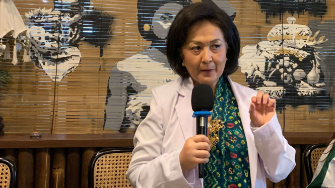 Prof.DR.Dr Widya Artini Wiyogo selaku Head of Glaucoma Service JEC Group
