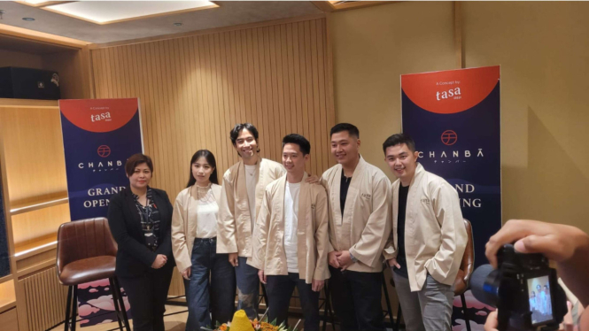 Vidi Aldiano dan Kevin Sanjaya Buka Cabang Baru Restoran Grill Jepang