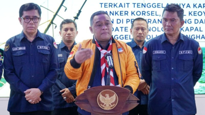 Kepala BP2MI Benny Rhamdani konferensi pers terkait tenggelamnya Tanker Korsel.