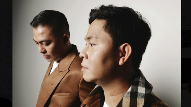 Ade Govinda dan Cakra Khan.