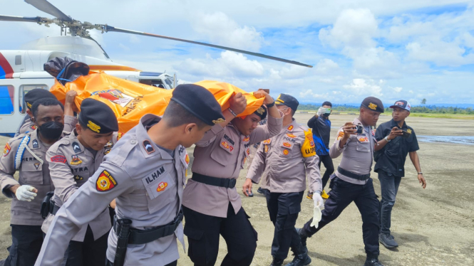 Jenazah korban penembakan KKB di evakuasi 
