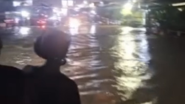 Banjir akibat curah hujan di Jakarta Barat. 
