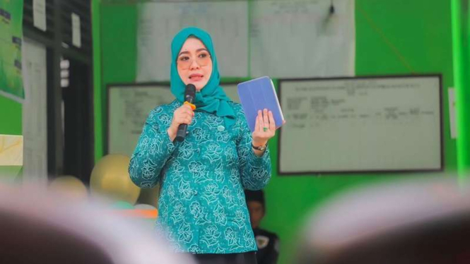 Istri Bupati Halmahera Selatan Usman Sidik, Eka Dahliani Abusama Maju Pilkada
