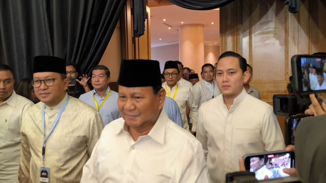 Capres pemenang Pilpres 2024 Prabowo Subianto di Ritz Carlton, Mega Kuningan, Jakarta Selatan, Senin, 25 Maret 2024