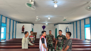 Kepala Seksi Pemerintahan Kampung Tepulang, Kutai Barat, Viterius mengucapkan terimakasih atas renovasi gereja santa Thereseia pada Kodim 0912/KBR