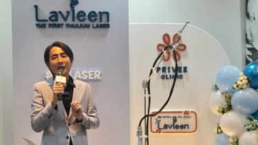 Dokter kepala sekaligus Co Founder Privee Clinic, Almond Wibowo