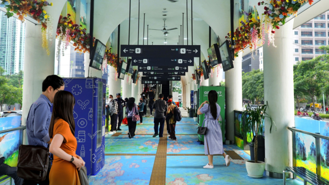 Halte TransJakarta yang Dihias