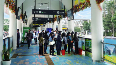 Halte TransJakarta yang Dihias