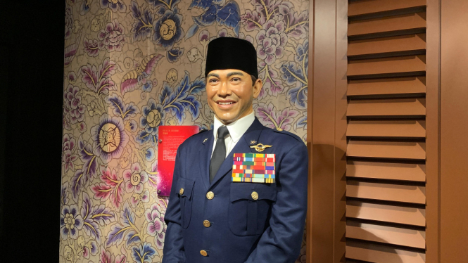 Patung lilin Ir Soekarno di Madame Tussauds Singapura.