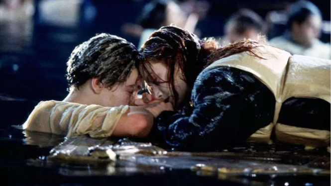 Adegan Titanic dengan pintu apung