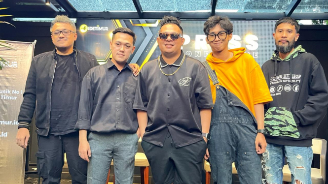 Mario G Klau dan Mone Band