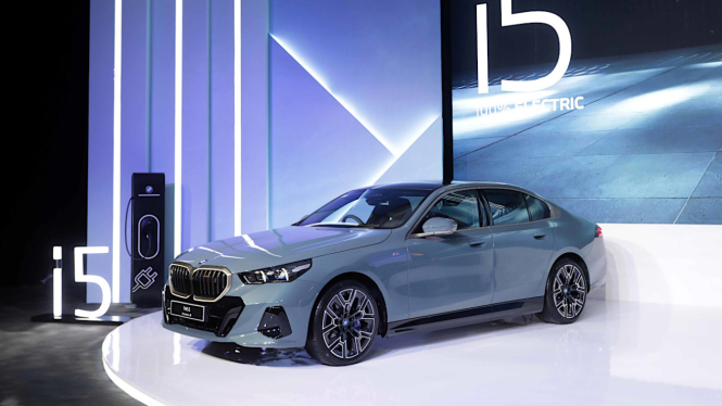 BMW i5 eDrive40 M Sport meluncur di Indonesia