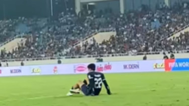 Momen Ernando Ari Duduk Santai di Kotak Penalti saat Hadapi Vietnam