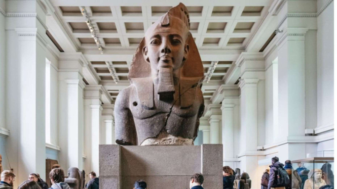 Artefak di British Museum.