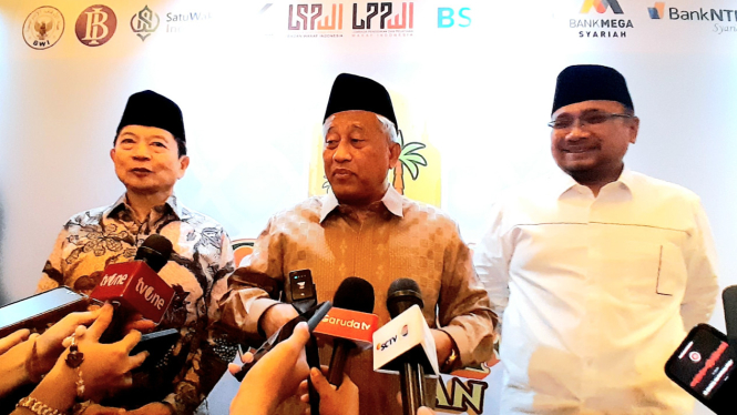 Menteri PPP/Kepala Bappenas, Suharso Monoarfa, Ketua BWI, M. Nuh, Menteri Agama, Yaqut Cholil Qoumas, usai acara Gebyar Wakaf Ramadan 2024 di kawasan Tugu Tani, Jakarta Pusat, Rabu, 27 Maret 2024