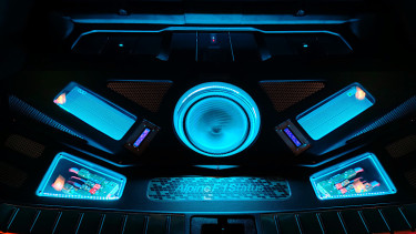 Ilustrasi audio mobil