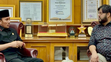 Ketua DPRD Provinsi Jambi, Edi Purwanto Diskusi Dengan Wakonsul Amerika