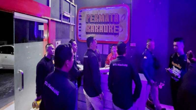 Satpol PP Segel Tempat Hiburan Langgar Aturan Jam Operasional saat Ramadan