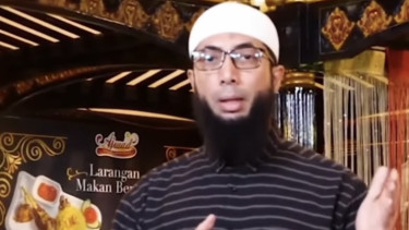 Ustaz Khalid Basalamah.
