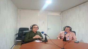 Juru Bicara Otoritas IKN Troy Pantouw (kiri)