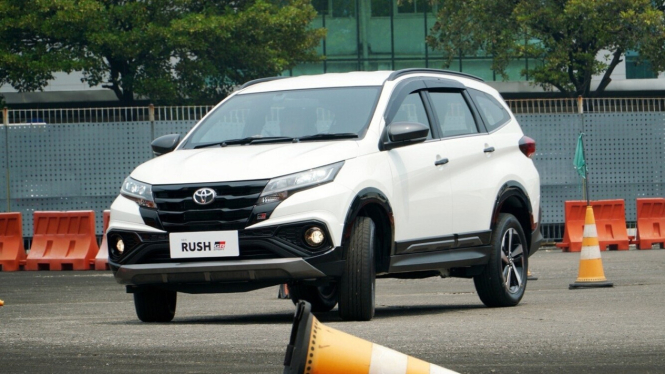 Toyota Rush GR Sport terbaru