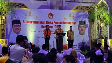 Dave  Laksono di Fairmont Jakarta saat memberikan dukungan kepada Airlangga Hartarto maju jadi Ketum Partai Golkar lagi