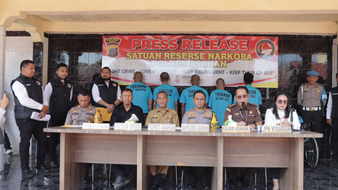 Kapolres Asahan, AKBP Afdhal Junaidi saat memberikan keterangan pengungkapan sabu 6 kilogram asal Malaysia.(dok Polres Asahan)