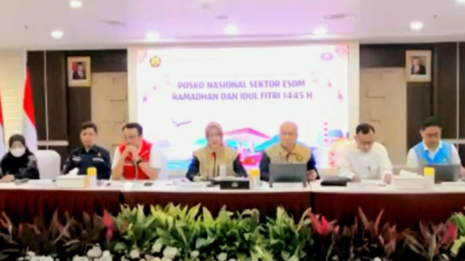 Kepala BPH Migas, Erika Retnowati, dalam konferensi pers 'Pembukaan Posko Nasional Sektor ESDM Ramadan dan Idul Fitri (RAFI) 2024' di kantor BPH Migas, Jakarta, Rabu, 3 April 2024.