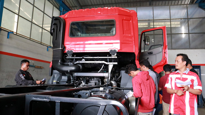 Peserta kompetisi UD Trucks
