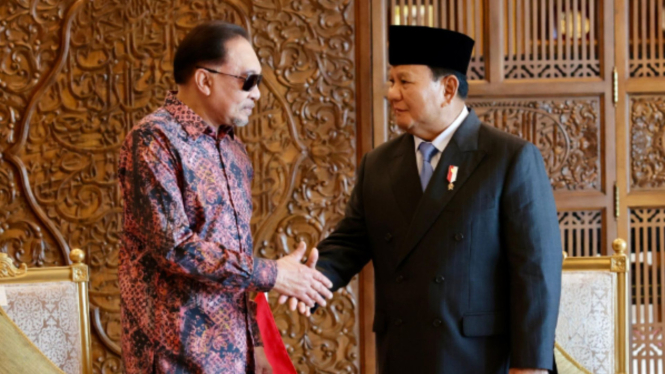 Menteri Pertahanan RI, Prabowo Subianto dan PM Malaysia, Anwar Ibrahim