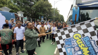 Kementerian Agama (Kemenag) memberangkatkan mudik 1500 orang secara gratis dengan 30 unit bus di Gedung Kementerian Agama, Kamis 4 April 2024. 