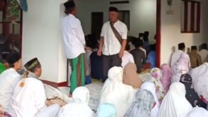 Jamaah Aolia sholat Idul Fitri hari ini