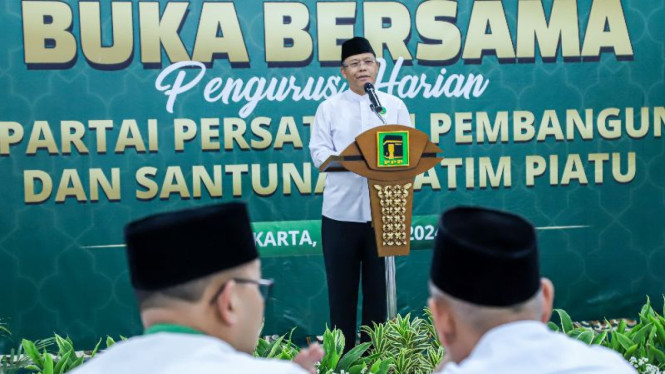 Plt Ketua Umum PPP Mardiono buka puasa bersama sejumlah elite PPP.