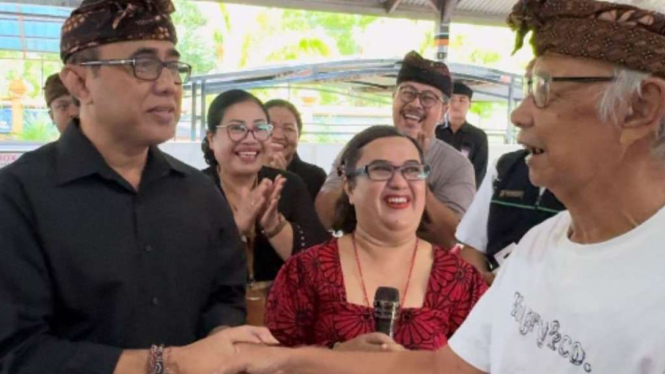 Wali Kota Jaya Negara Berikan Program Jaminan Sosial