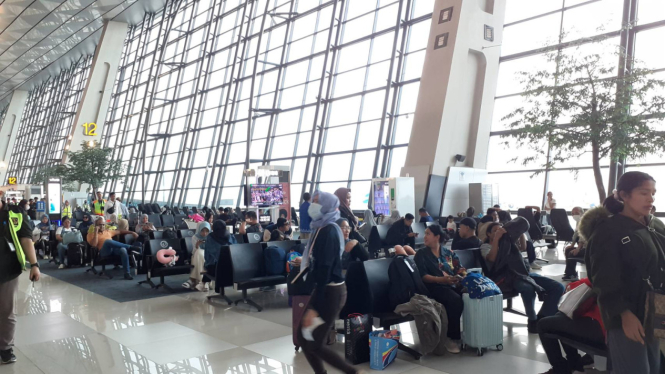 Situasi penumpang di Terminal 3 Bandara Soetta