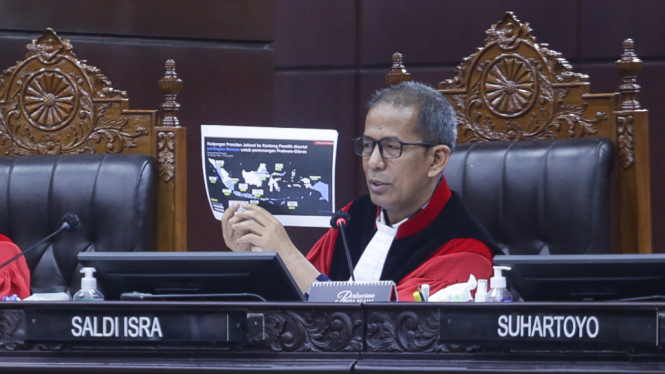 Hakim MK Saldi Isra di Sidang Perselisihan Hasil Pilpres  